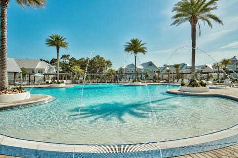 Day, Neighbourhood, Natural landscape, Balcony/Terrace, Pool view, Swimming pool, Swimming pool, sunbed