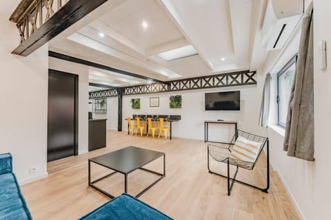 Unique 2-bedroom loft in the heart of Tourcoing Apartment in Flanders