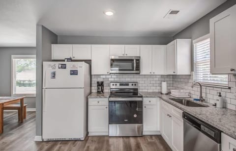 Near Downtown, Shelby Farms Park - Crievewood Cove House in Bartlett