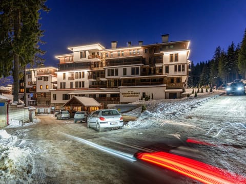 Property building, Winter, Location