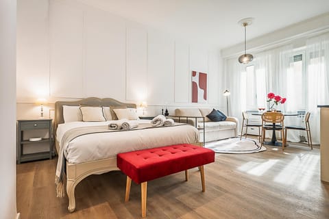 Bed, Living room, Photo of the whole room, Seating area, Bedroom