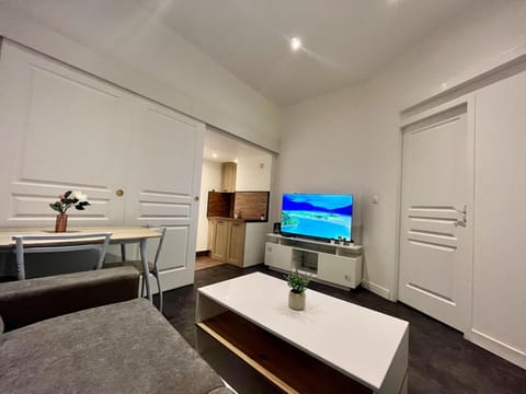 TV and multimedia, Living room, Dining area, heating, air conditioner
