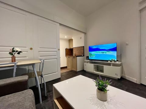 TV and multimedia, Living room, Dining area, heating, air conditioner