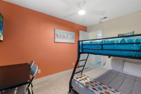 Cedar Key Seaside Escape House in Cedar Key