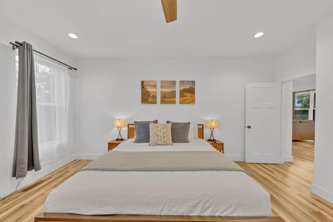 Sleeps 10, HotTub, Game Room, Views, Pet Friendly House in Sevier County