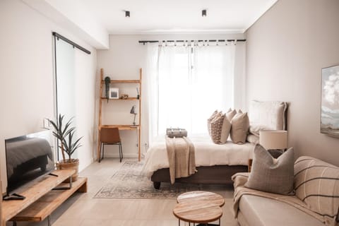 Living room, Bedroom