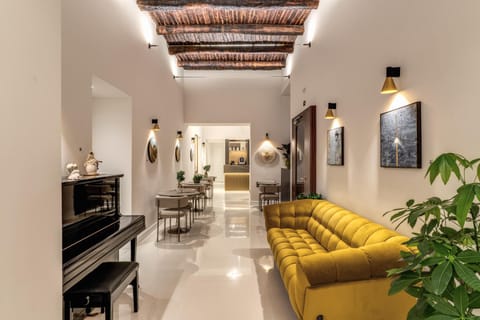 Lobby or reception, Seating area