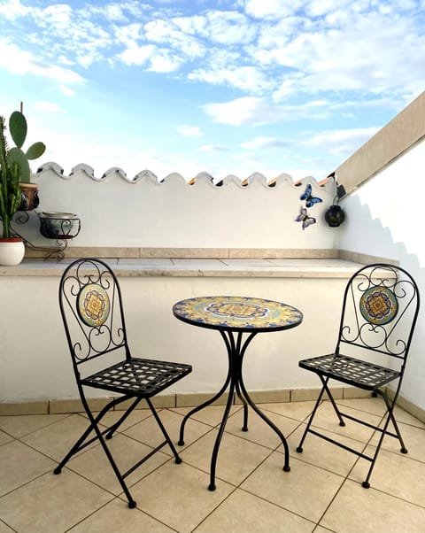 Patio, Day, View (from property/room), Balcony/Terrace, Living room, Seating area, Dining area