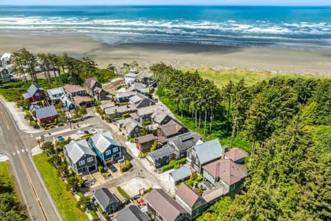 wave watchers House in Seabrook