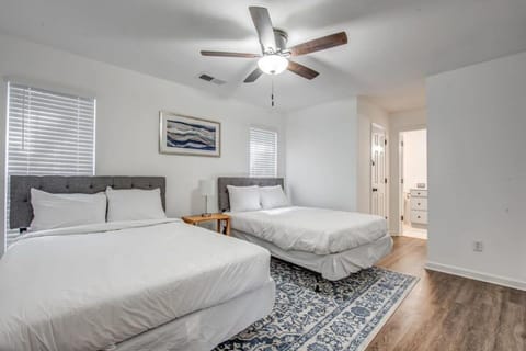 Mins to Downtown & U of Memphis! High Point Duet 1 House in Memphis