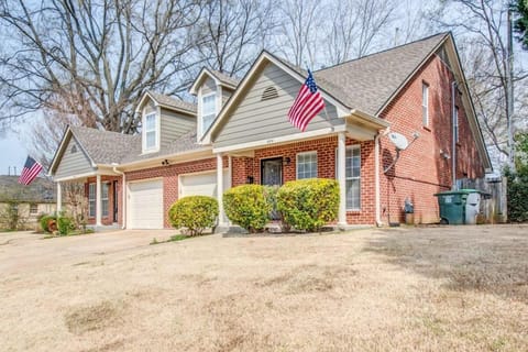 Mins to Downtown & U of Memphis! High Point Duet 1 House in Memphis