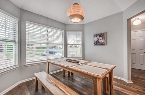 Near State-Park & Downtown - Sunset Trace Bungalow House in Bartlett