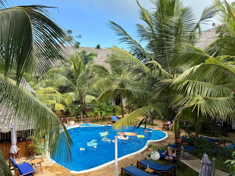 Natural landscape, Garden, Garden view, Pool view, Swimming pool, Swimming pool