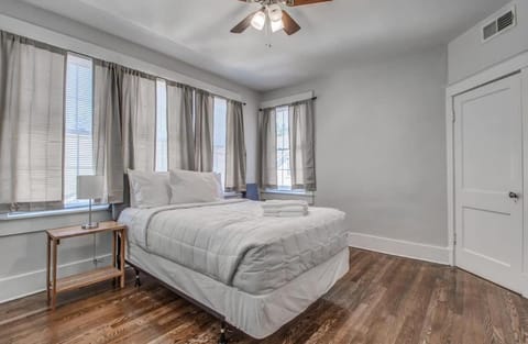 Near Rhodes College & Downtown! The Rolling Stone House in Memphis