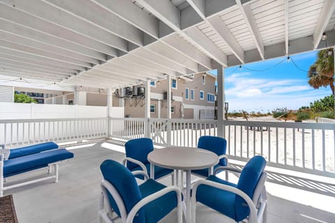 John's Pass-Time Beach Cottage #1 and #2 House in Madeira Beach