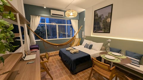 Bed, Photo of the whole room, Dining area