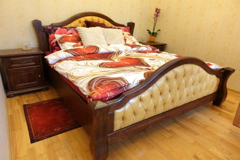 Bed, Sauna, Bedroom