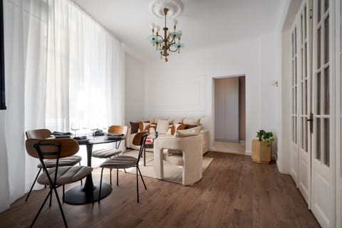 Living room, Seating area, Dining area