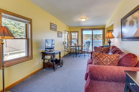 All-Season Adventures! Lime Lake Retreat with Dock House in Cattaraugus