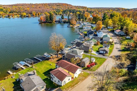 All-Season Adventures! Lime Lake Retreat with Dock House in Cattaraugus