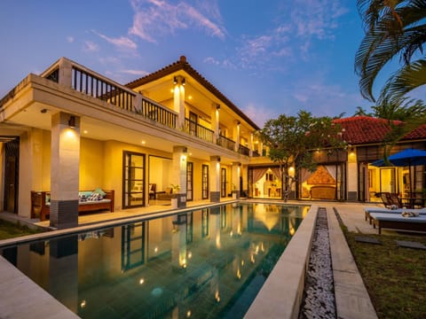Property building, Garden, Pool view, Swimming pool