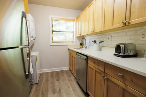 Coffee/tea facilities, Kitchen or kitchenette, dishwasher, oven, pet friendly, toaster