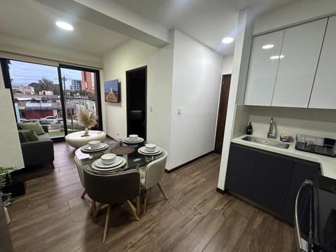 Kitchen or kitchenette, Dining area, stove