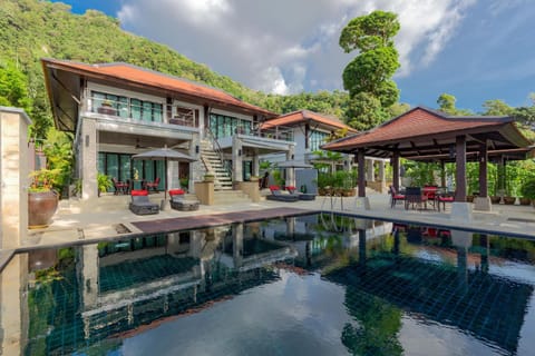 Property building, Day, Garden, Garden view, Mountain view, Pool view, Sea view, Swimming pool