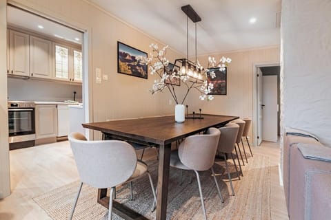 Reinebringen Trail House House in Lofoten