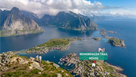 Reinebringen Trail House House in Lofoten