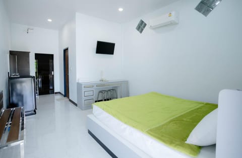 Bed, TV and multimedia, Bedroom, air conditioner