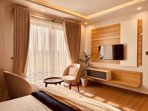 Communal lounge/ TV room, TV and multimedia, Living room, Seating area, Bedroom