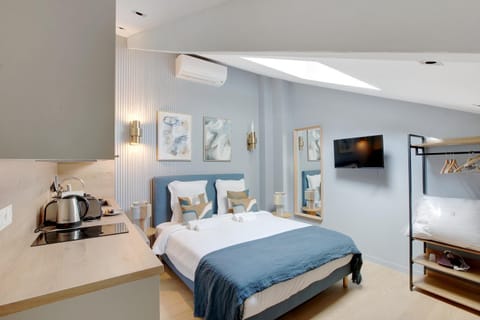 Bed, Kitchen or kitchenette, Photo of the whole room
