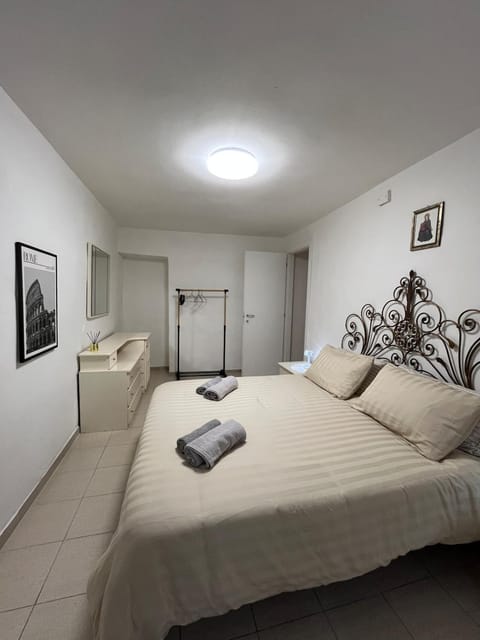 Bed, Photo of the whole room, Bedroom, towels, wardrobe