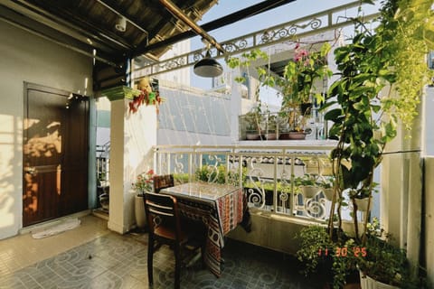 Patio, View (from property/room), Balcony/Terrace, Dining area, Garden view