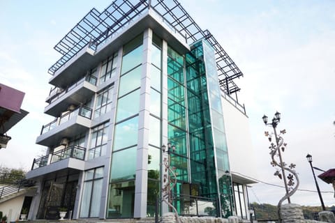 Property building, Day
