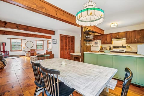 Fern and Fox Chalet House in Killington