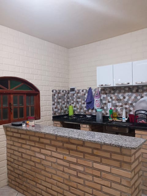 Casa Hum com cozinha americana House in Araruama