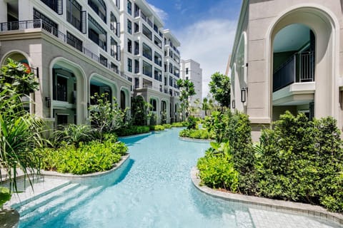 Property building, Swimming pool, Swimming pool