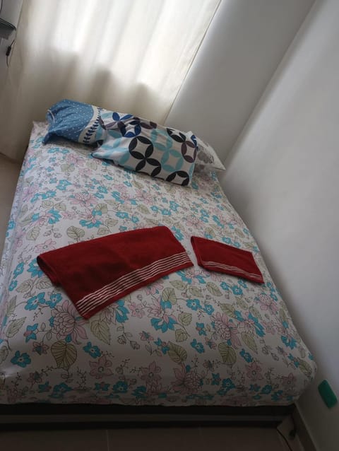 Bed, Photo of the whole room, towels