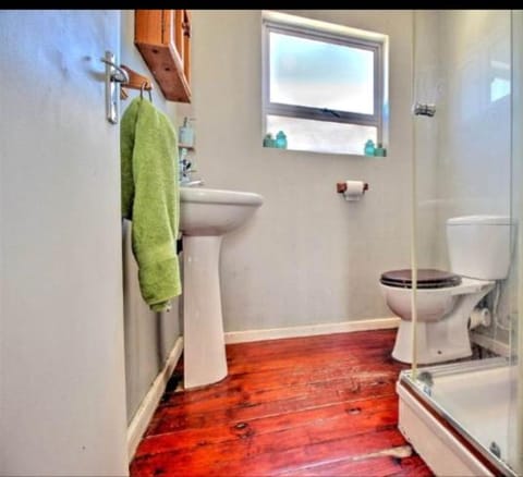 S&R Guesthouse Bed and Breakfast in Cape Town