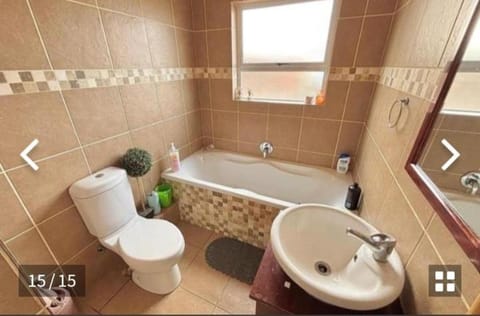 S&R Guesthouse Bed and Breakfast in Cape Town