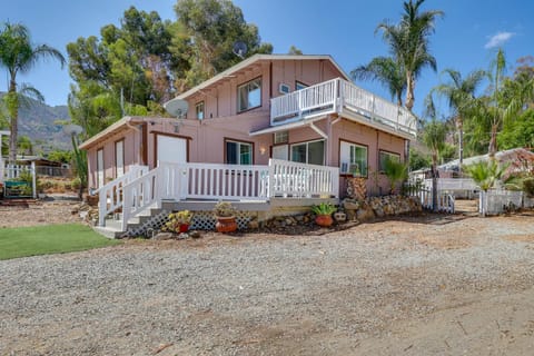 4 Mi to Lake Elsinore Pet-Friendly Adventure Base Apartment in Lake Elsinore
