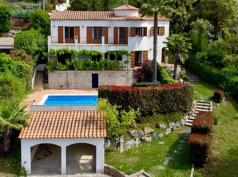 Property building, Garden, Swimming pool