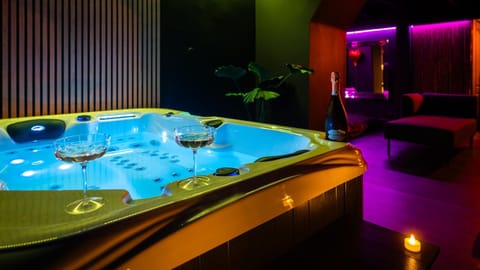 Hot Tub, Spa and wellness centre/facilities, Spa and wellness centre/facilities