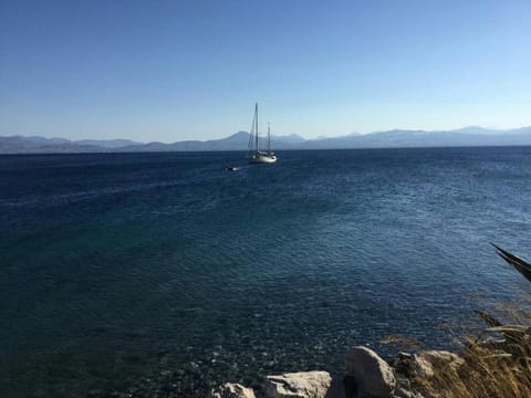 Lucy's comfy apt in town centre by the sea Apartment in Euboea