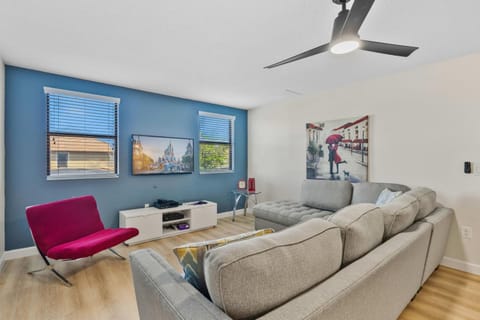 Luxury 6-Bedroom Villa with Private Pool & near Disney House in Four Corners