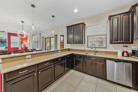 Luxury 6-Bedroom Villa with Private Pool & near Disney House in Four Corners