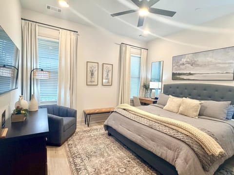 Cozy Corner House in Rogers