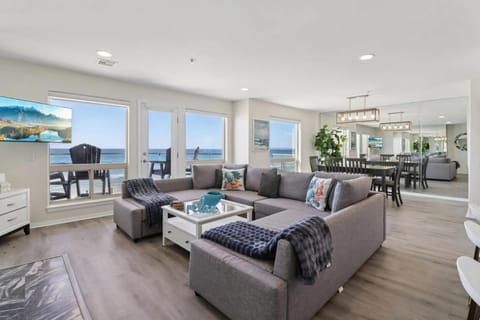 View (from property/room), View (from property/room), Living room, Sea view, Sea view